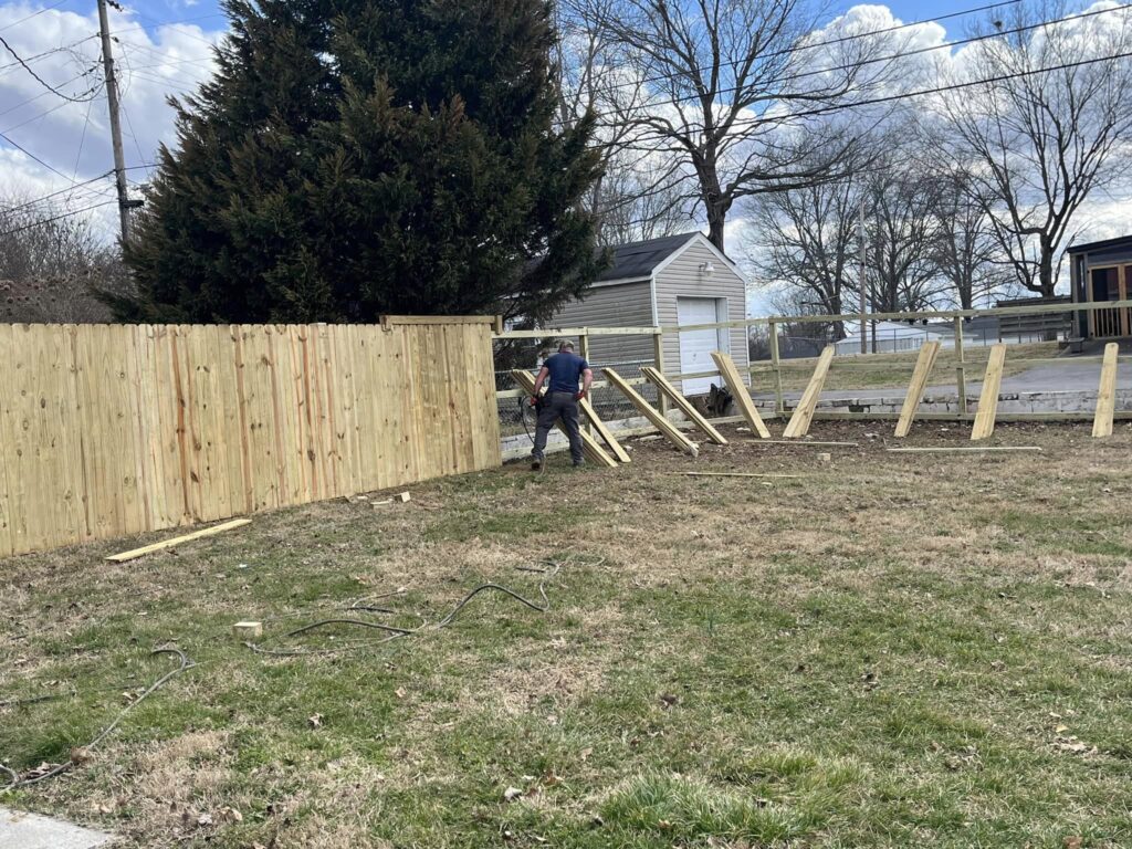 Fence Contractor - Wood Fence Installation - Fence Repair Service
